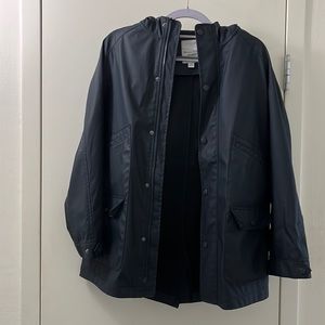 Kids’ raincoat by Massimo Dutti. Size 11-12 yrs, 146-158cm. Water repellent